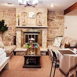 Entire Cozy Basement Studio In South Transcona Holiday home